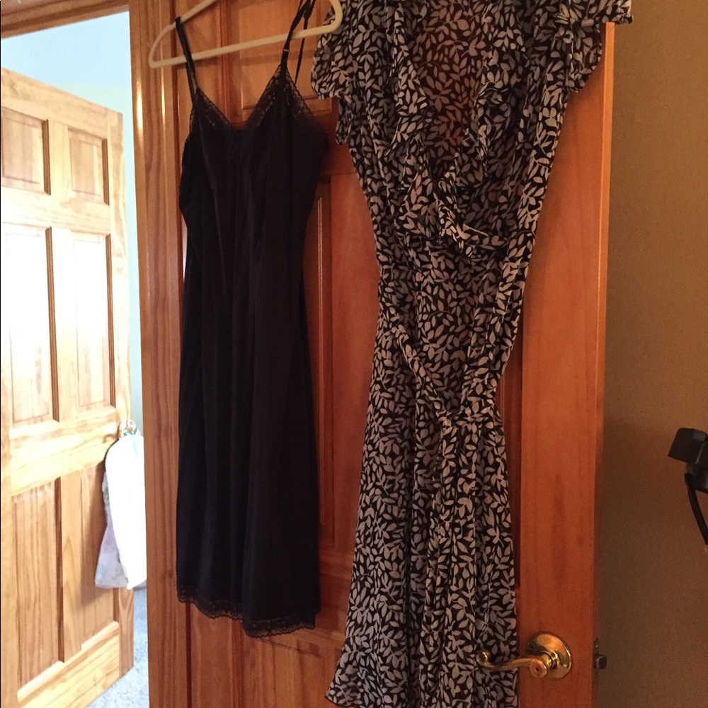 Women’s fashion dress w/full slip and tie-waist